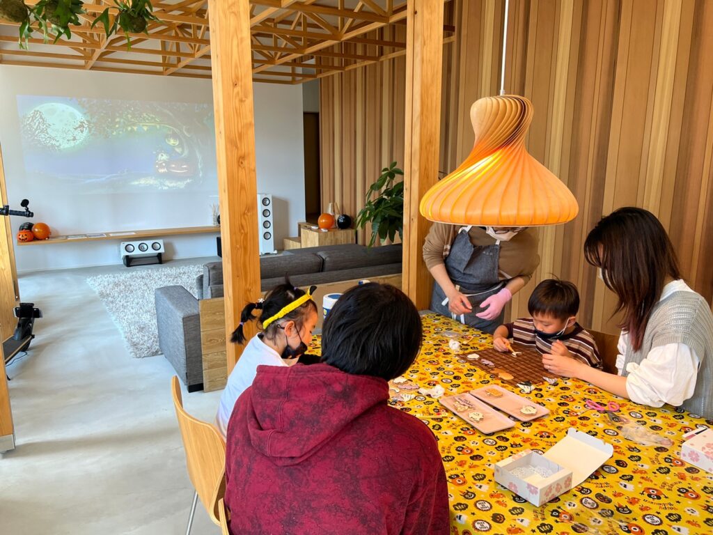 ハロウィンのアイシングクッキー作り体験無事に終了しました！！