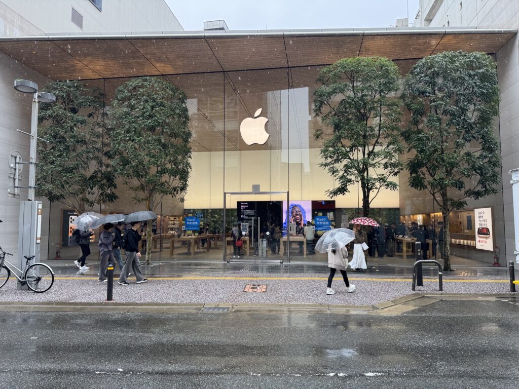 Apple福岡｜空間体験として設計された店舗とVision Pro